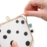 Zawieszka na karty kontrastowe Deer Friends Sand / Done by Deer