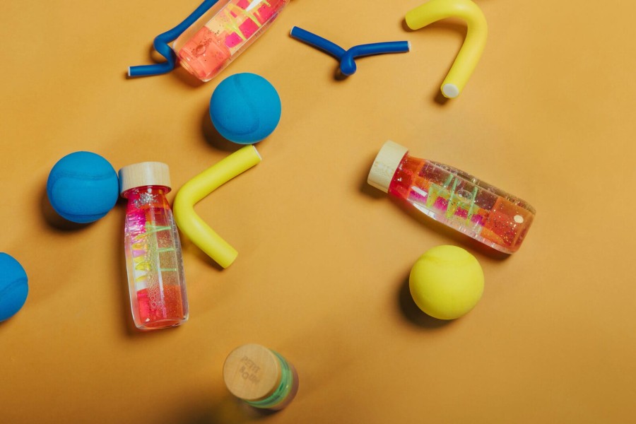 Butelka sensoryczna dwufazowa MOVE SPIRALA różowa / Petit Boum