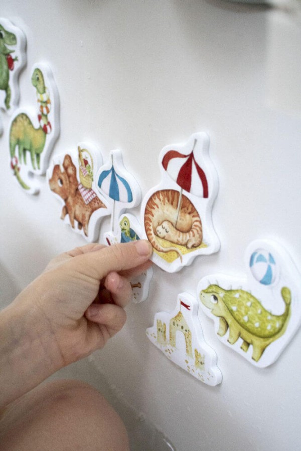 Piankowe zabawki do kąpieli Dino Beach / Filibabba