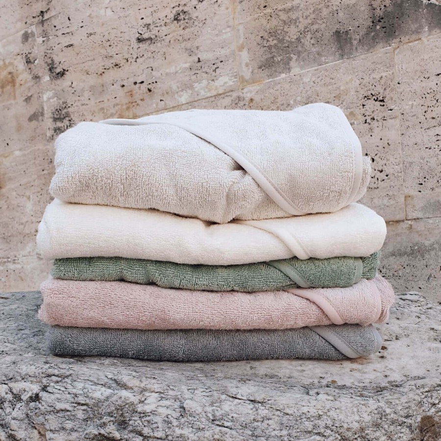 Ręcznik z kapturkiem 90 x 90 cm bambusowo-bawełniany różowy z haftem kolekcja TowelPower / Piapimo