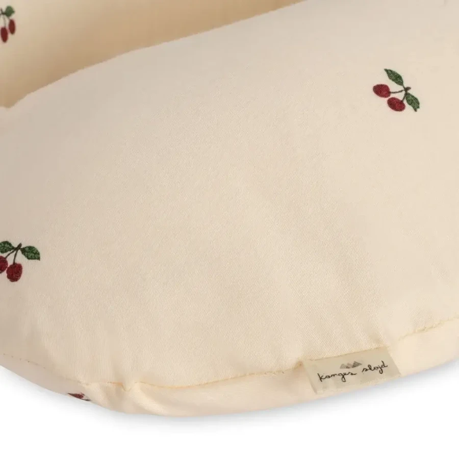 Poduszka podróżna - Cherry / Konges slojd