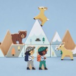 Zestaw klocków i figurek 35 el. Biała Dolina Cross Roads 2+ / Janod