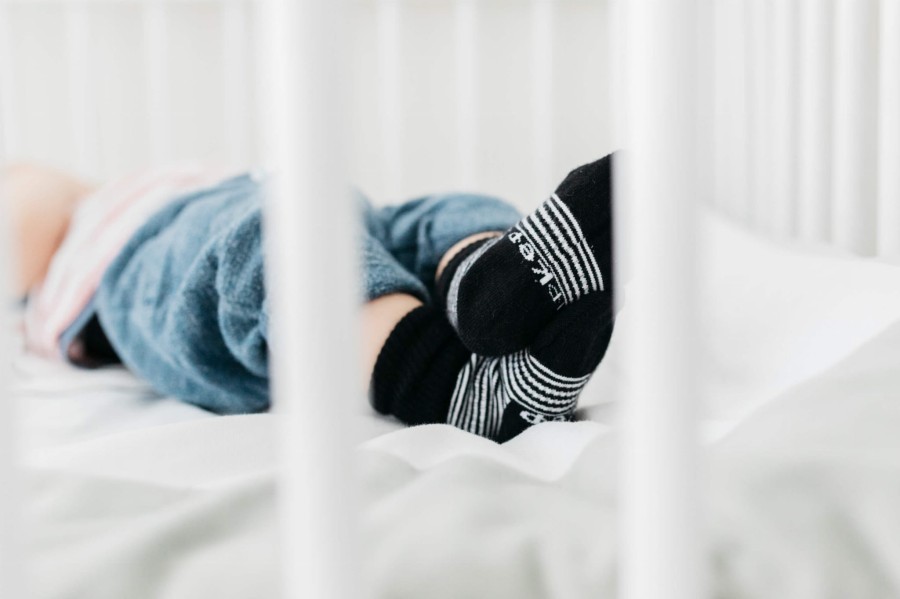 Skarpetki niemowlęce Stay-on-Socks, Black Stripes / KipKep