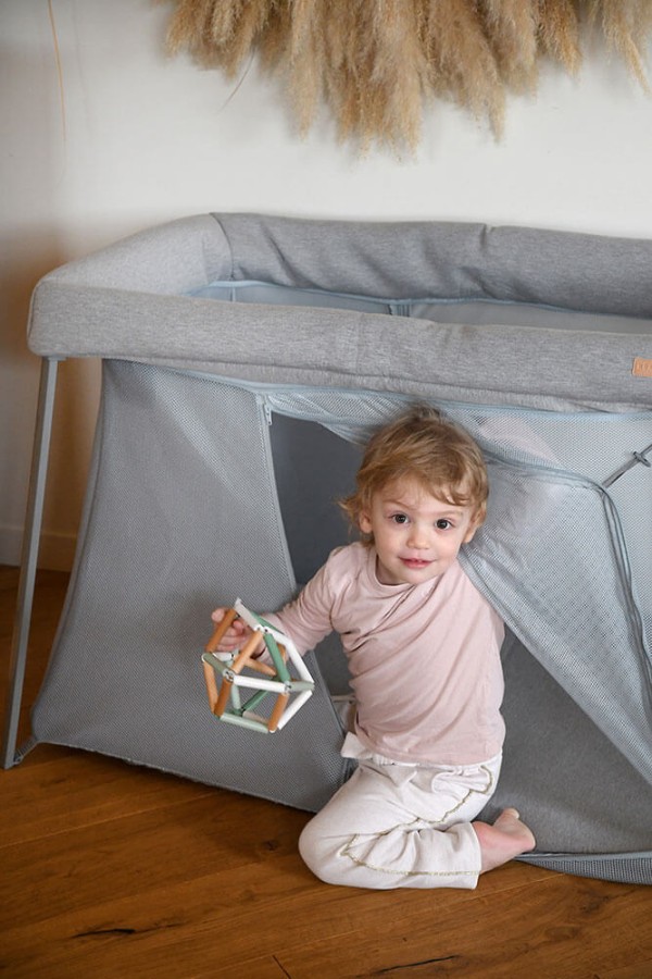 Łóżeczko turystyczne dwupoziomowe z funkcją kojca 3w1 Eazy sleep Heather grey, Pebble / Beaba