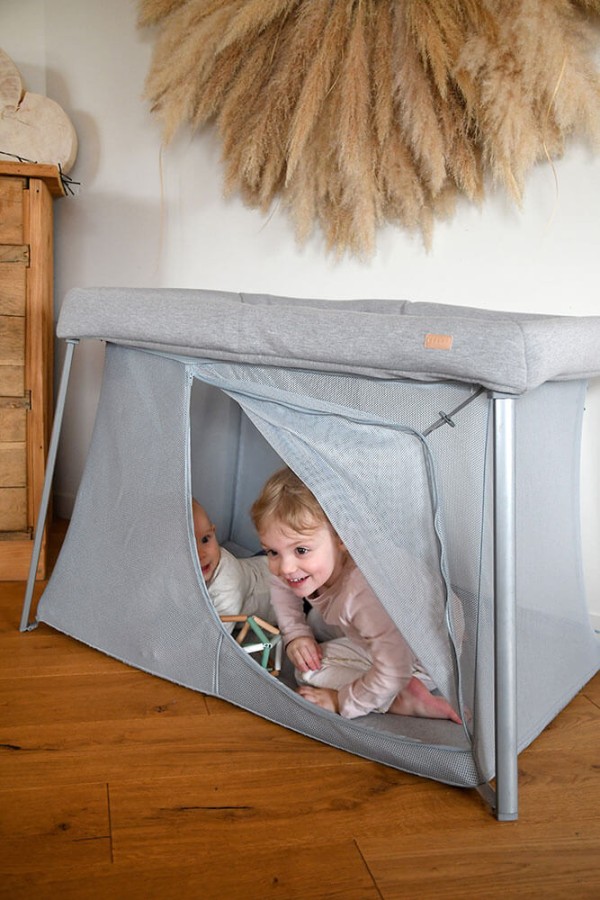 Łóżeczko turystyczne dwupoziomowe z funkcją kojca 3w1 Eazy sleep Heather grey, Pebble / Beaba