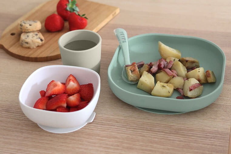 Komplet naczyń z silikonu z przyssawką Sage Green / Beaba