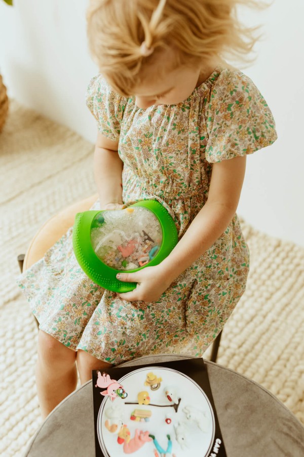 Sensoryczny dysk z figurkami A-Ku-Ku! Peekaboo - Farma / Jellystone