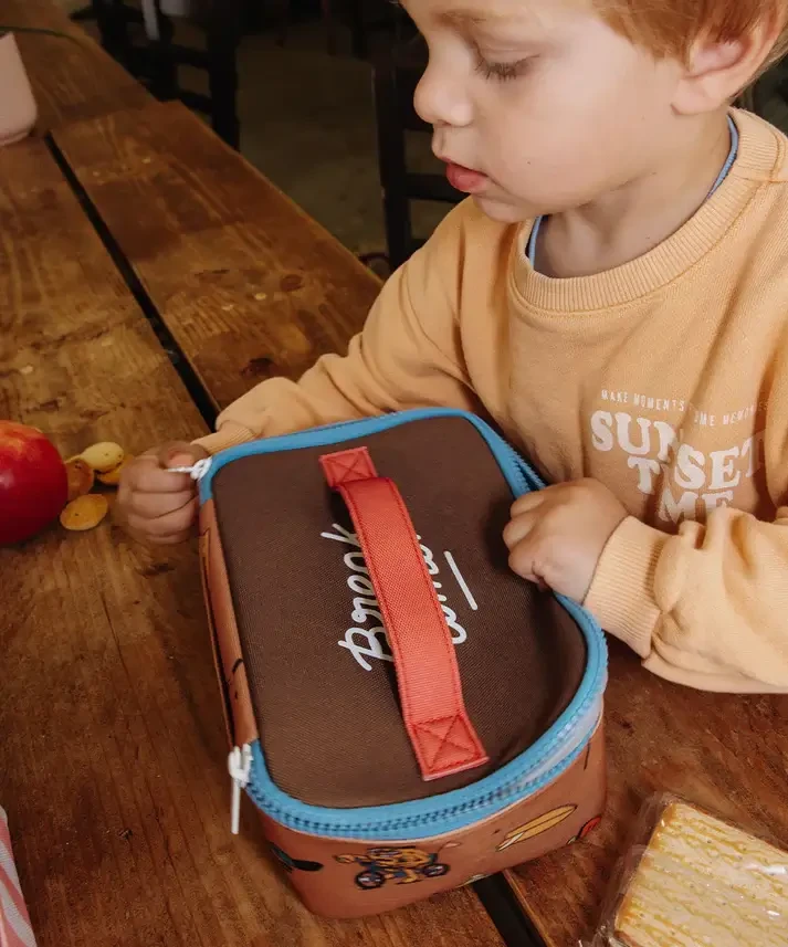 Lunchbox Maxi Mascots Ride / Hello Hossy