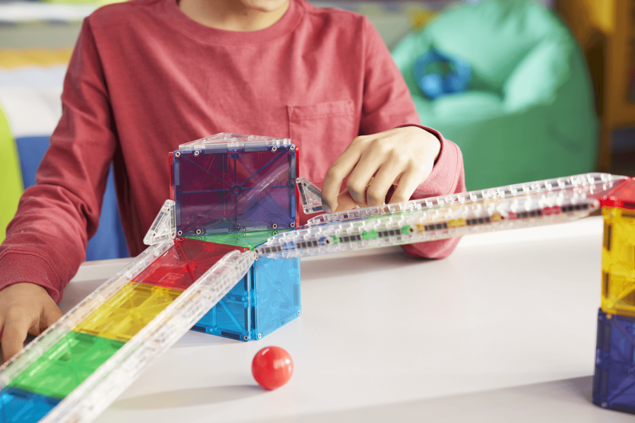 Klocki magnetyczne Rail Racers 33 el. / Magna-Tiles