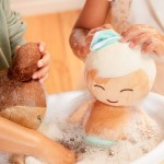 Bath Doll - lalka przytulanka do kąpieli - szatynka, wersja bez ręczniczka / LullaBaby
