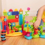 Jungle Adventure Bucket - klocki jeżyki w wiadrze - zestaw DŻUNGLA, 128 elementów / B.Toys