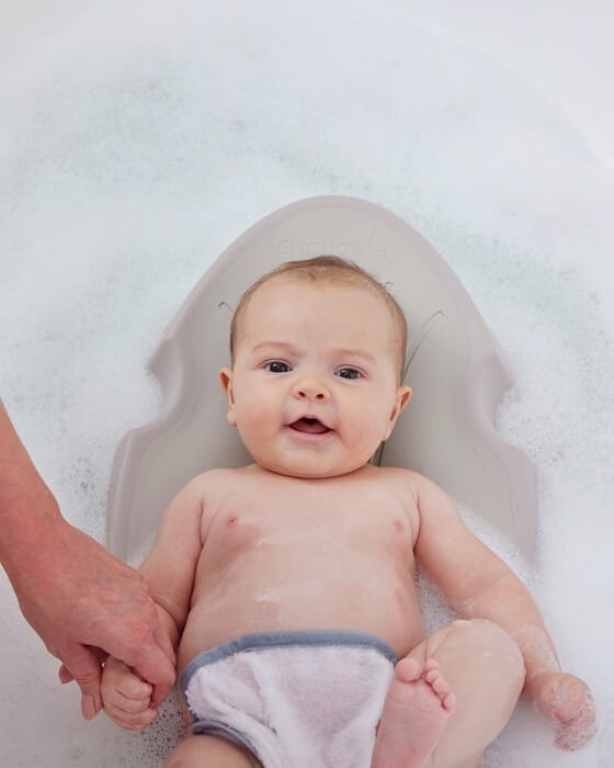 Leżaczek do kąpieli noworodka Taupe / Shnuggle Baby