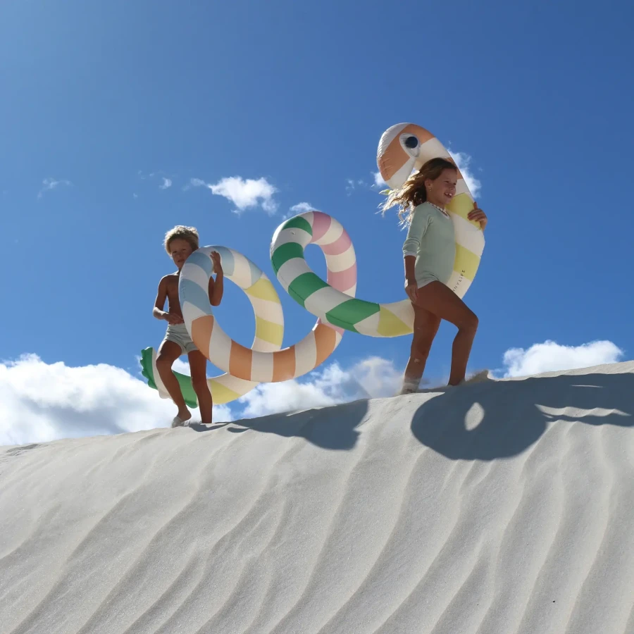 Gigantyczny dmuchany makaron Sorbet Stripe / Sunny Life