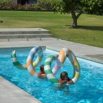 Gigantyczny dmuchany makaron Sorbet Stripe / Sunny Life