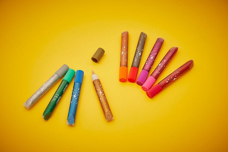 Klej z brokatem w tubkach 9 kolorów 3+ / Janod