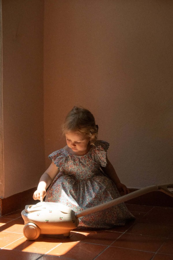 Zabawka odkurzacz - cherry / Konges slojd