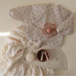 Śliniak z długim rękawem – Cherries / Mushie