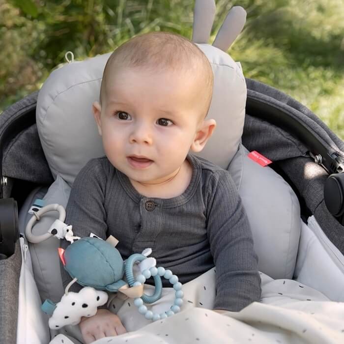 Zawieszka sensoryczna lusterko Happy Clouds Blue / Done by Deer