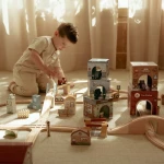 Wieża do układania + 6 autek FSC / Little Dutch