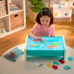 Edukacyjny podświetlany stolik do rysowania Look & Shine / B.Toys