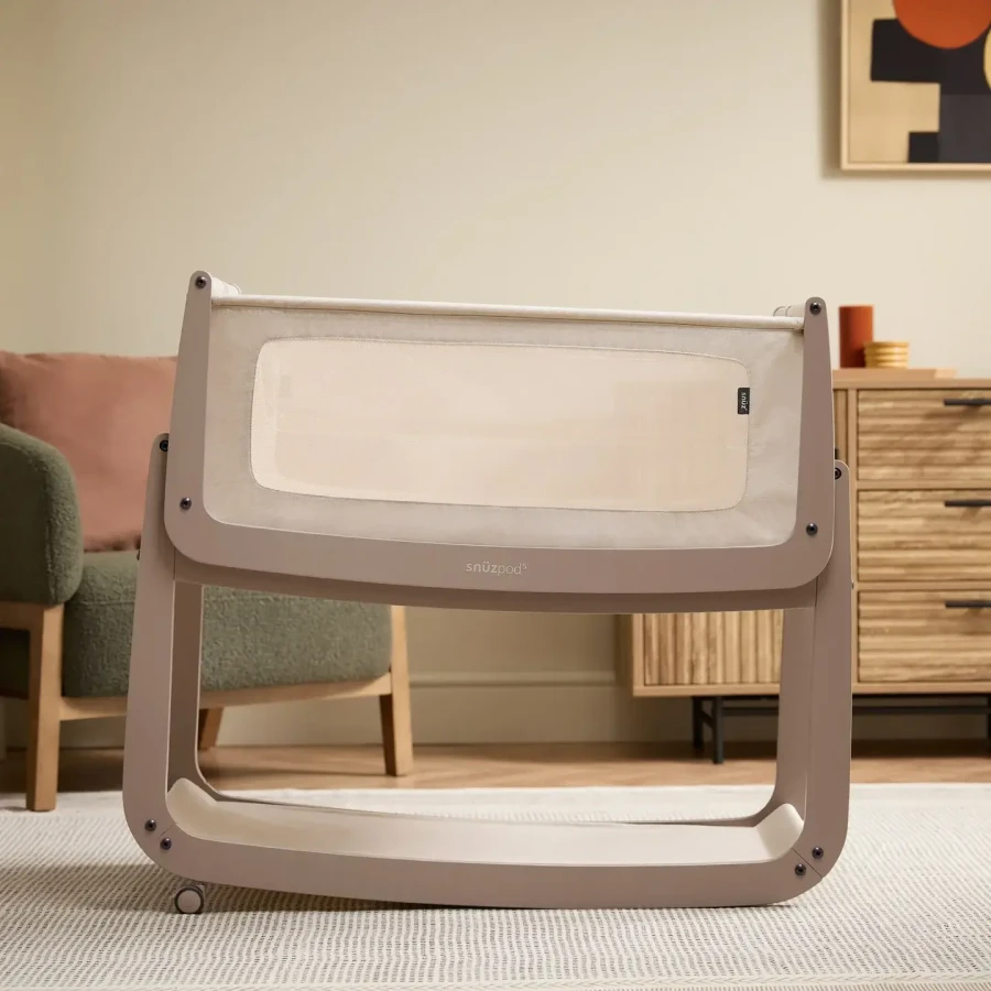 wielofunkcyjne łóżeczko dostawne SnuzPod5 - mocha / Snuz