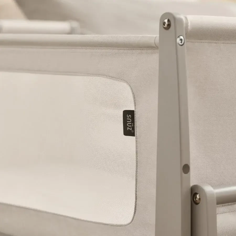 Wielofunkcyjne łóżeczko dostawne SnuzPod5 - pebble / Snuz