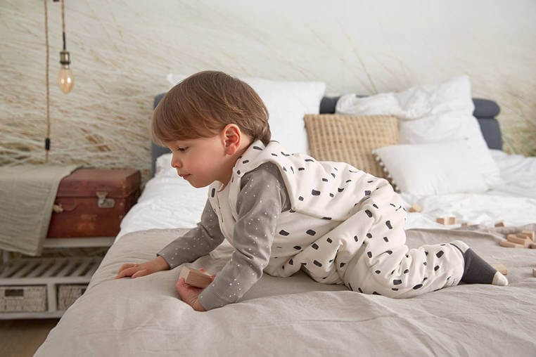 Śpiworek z nogawkami 2,5 TOG - Bricks milky / Lassig