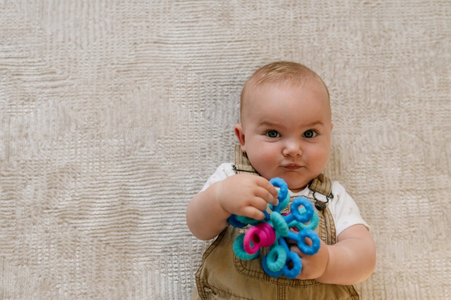 Gwiazdka Okee. Zabawka Sensoryczna / Mobi