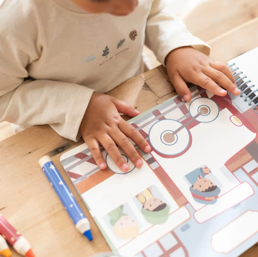 Kreatywny zeszyt z kredkami Jim & Friends / Little Dutch