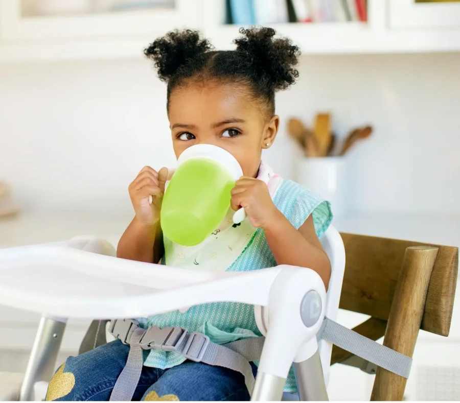 Kubek treningowy z uchwytami Miracle 360°, 207ml - zielony / Munchkin