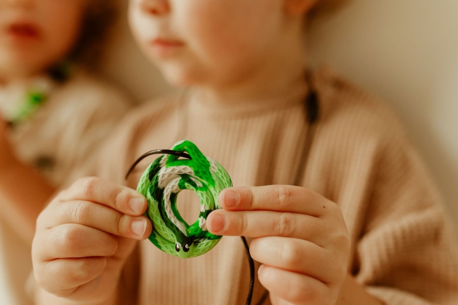 Gryzak terapeutyczny, antystresowy naszyjnik - Leśny Wąż / Jellystone