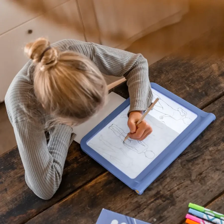 Podświetlany tablet do nauki pisania i rysowania K-DRAW-PRO - niebieski / Kidywolf