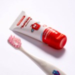 Naturalna pasta do zębów dla dzieci bez fluoru, 50g - truskawkowa / Babyton