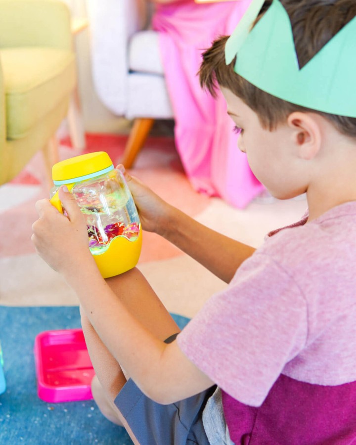 USZKODZONE OPAKOWANIE: Słoik sensoryczny do napełnienia wodą - żółty / Glo Pals