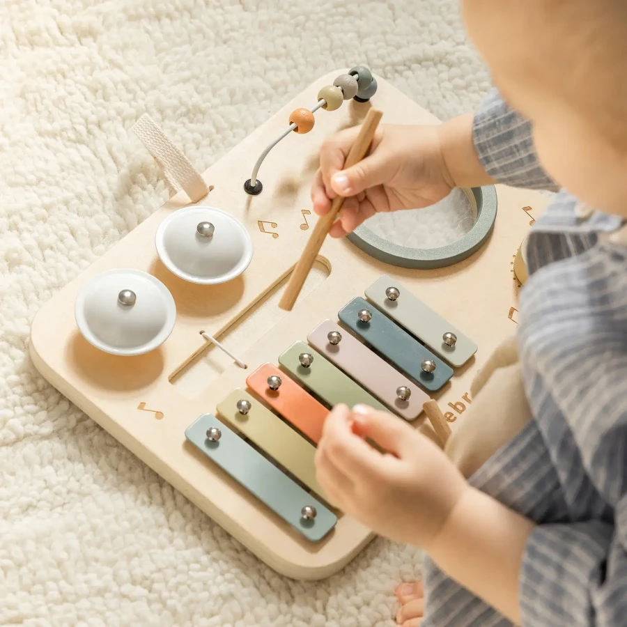 Drewniany muzyczny panel aktywności / Sebra