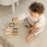 Drewniany muzyczny panel aktywności / Sebra