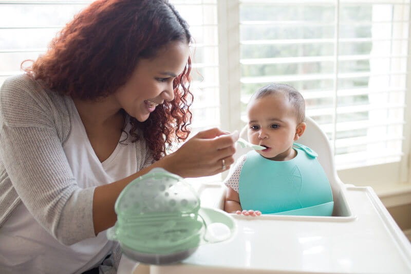 Miseczka z łyżeczką do karmienia w podróży / Dr Brown's