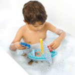 Piankowa żaglówka do kąpieli z pingwinem i morsem / LUDI