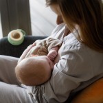 Alilo CocoNap W1 - odtwarzacz MP3 i lampka do karmienia - awokado