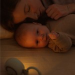 Alilo CocoNap W1 - odtwarzacz MP3 i lampka do karmienia - awokado