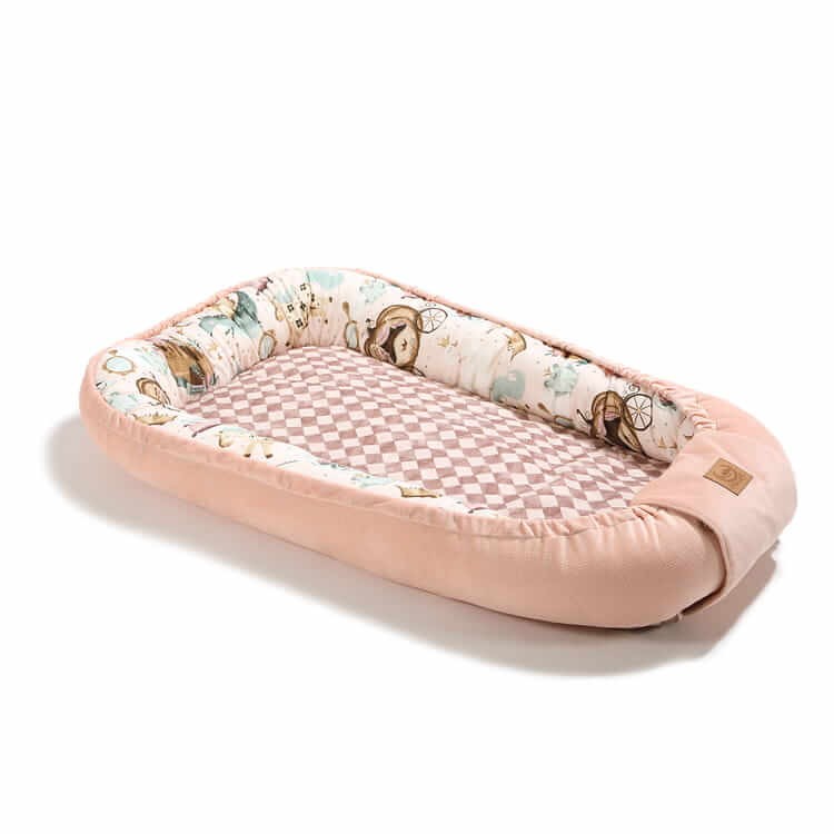 II GATUNEK: Kokon niemowlęcy BEST NEST - PRINCESS, POWDER PINK / La Millou