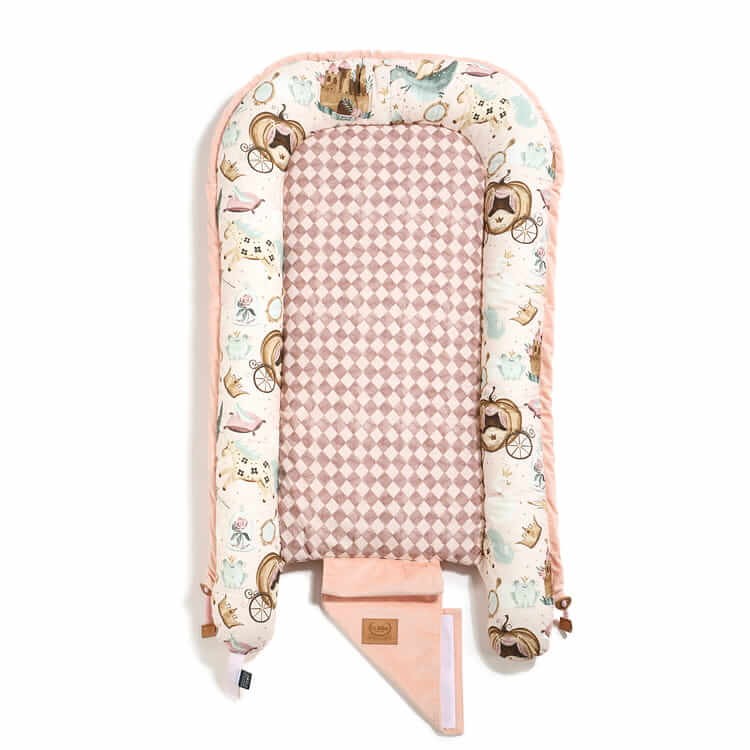 II GATUNEK: Kokon niemowlęcy BEST NEST - PRINCESS, POWDER PINK / La Millou