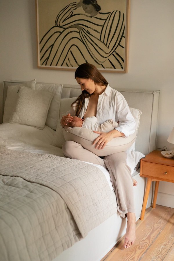 Poduszka ciążowa uniwersalna NEST - latte / Puuki