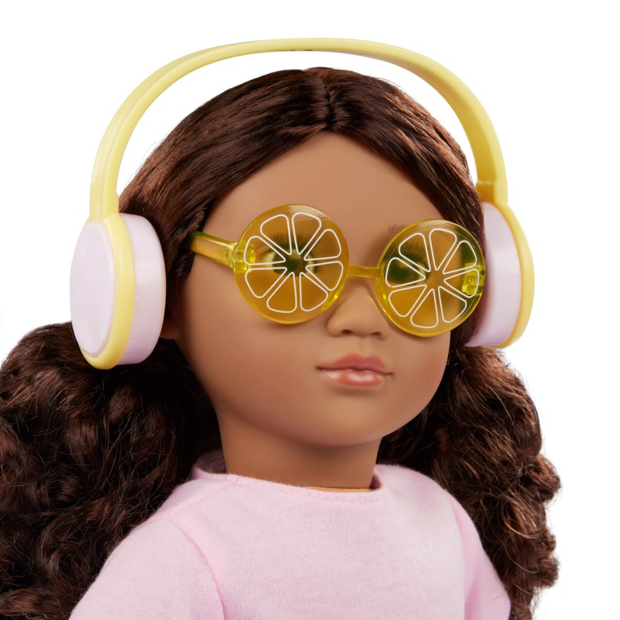 Zestaw ubranek dla lalek - Rollerblades & Lemonade - z wrotkami i słuchawkami / OurGeneration