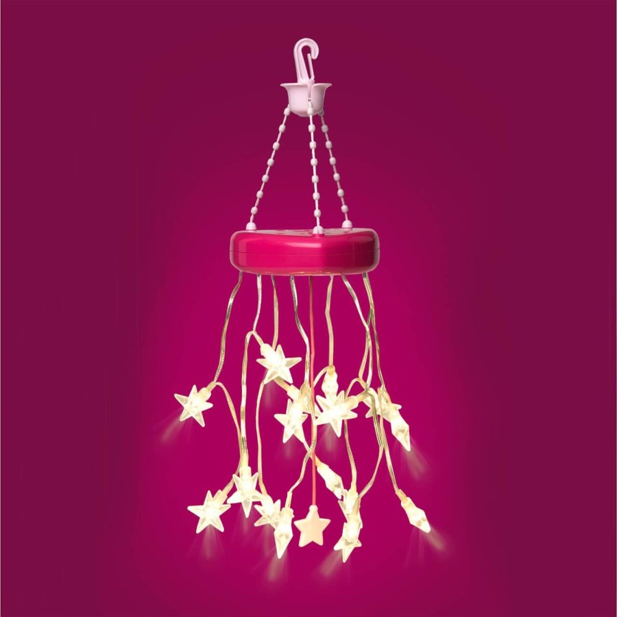 Namiot tipi z podwieszanym żyrandolem / OurGeneration