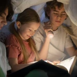 Latarka dziecięca Glowy - różowa / MOB