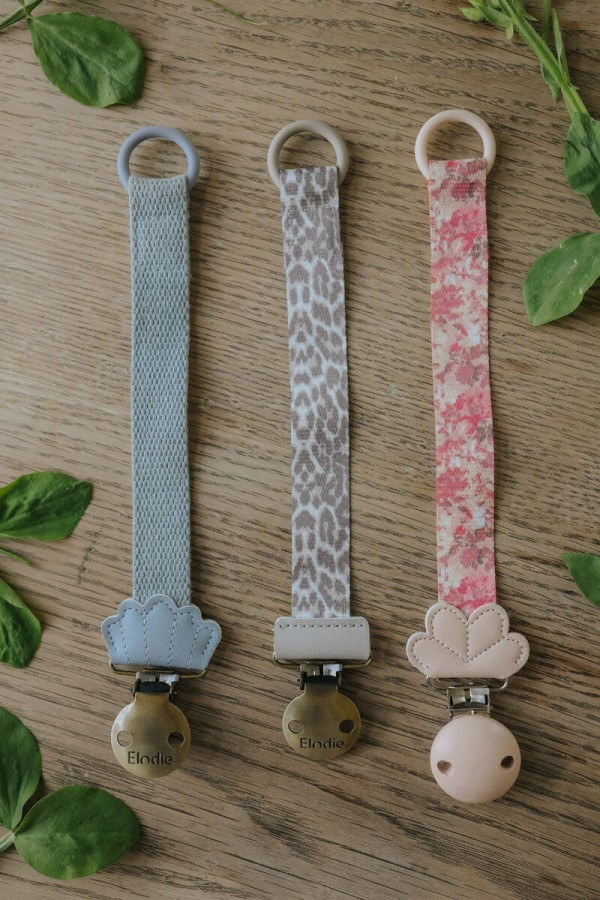 Drewniana zawieszka do smoczka - river rose / Elodie Details