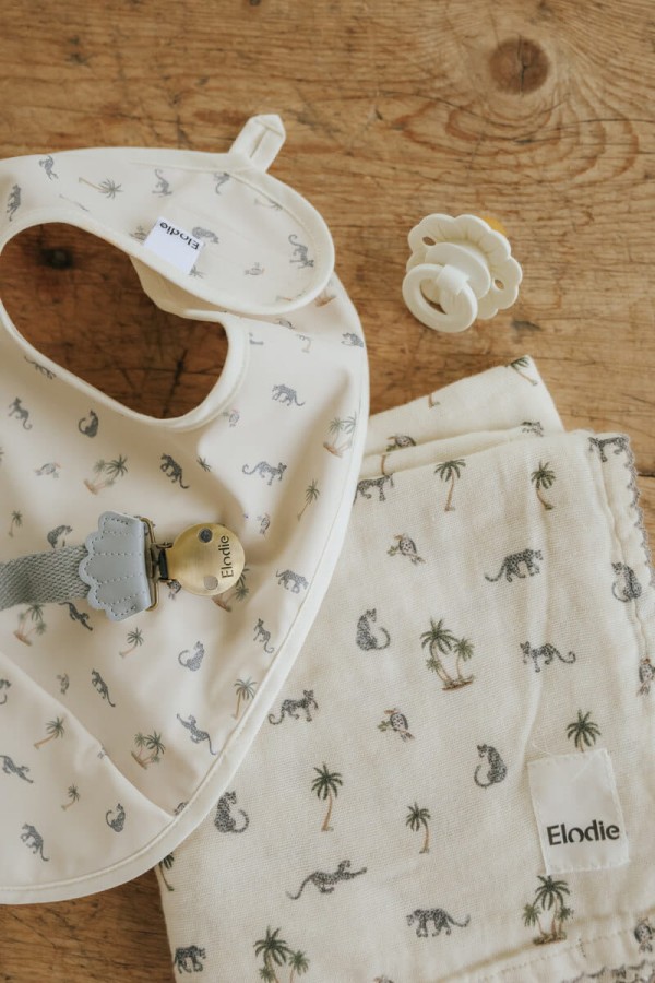 Śliniaczek - garden leo's resort / Elodie Details