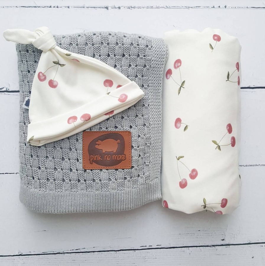 Czapka CHERRIES / Pink no More