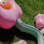 Dmuchany zraszacz - Poppy the Peach / Sunny Life